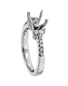 18K White Gold Diamond Ring 17578